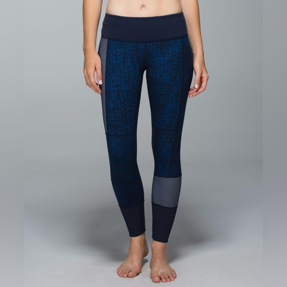 Navy Camouflage Leggings